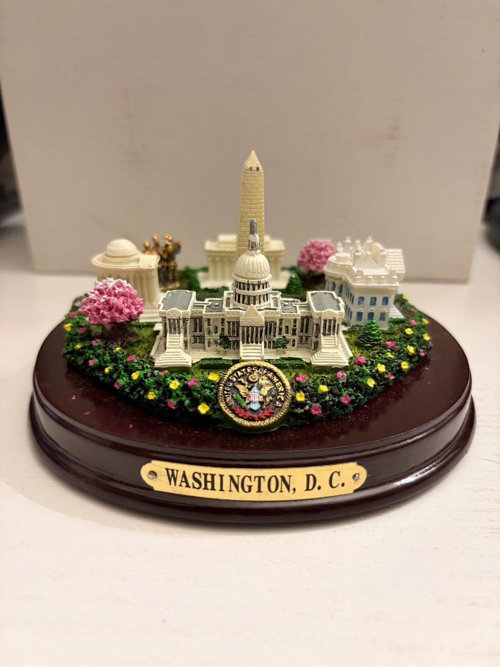 Washington D.C. Landmark Miniature Decorative Display - Cream & Green